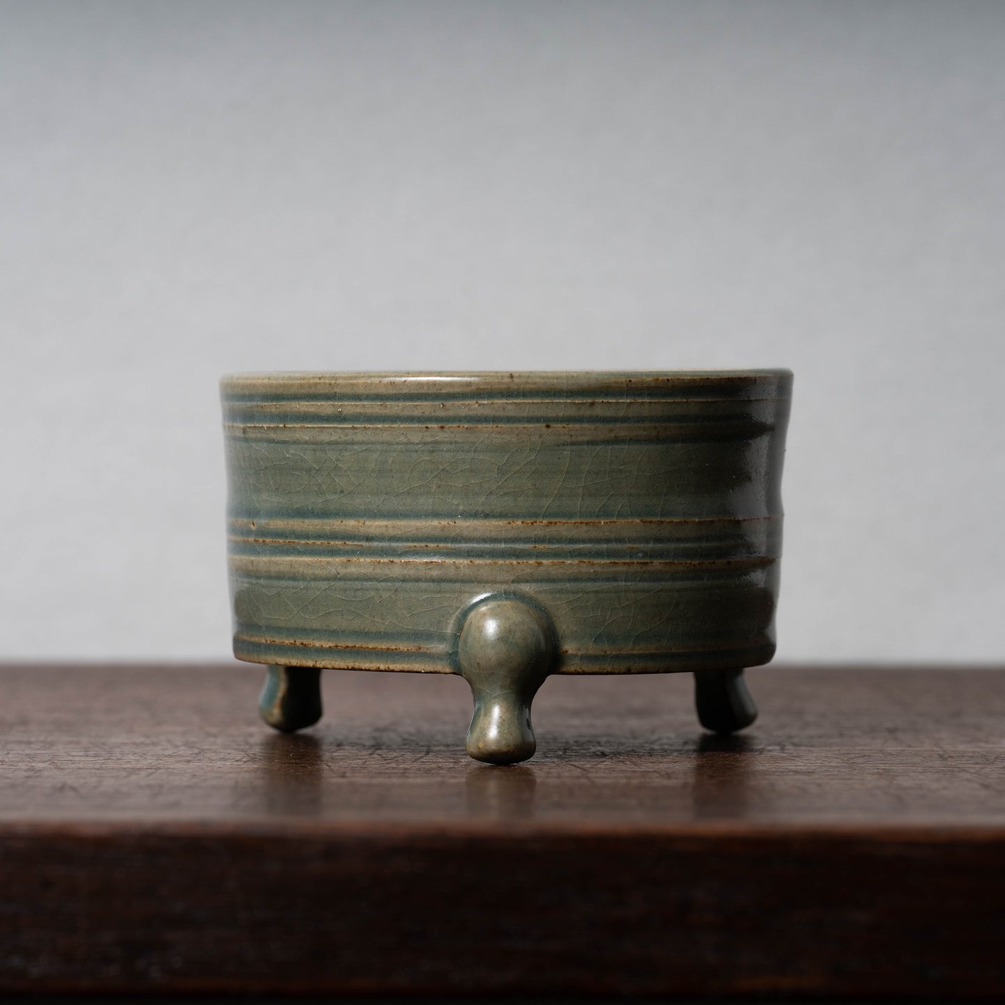 Northern Song Dynasty Yue Ware Brush Wash with Three legs